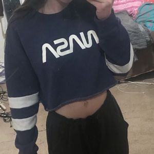 Cropped long sleeve nasa